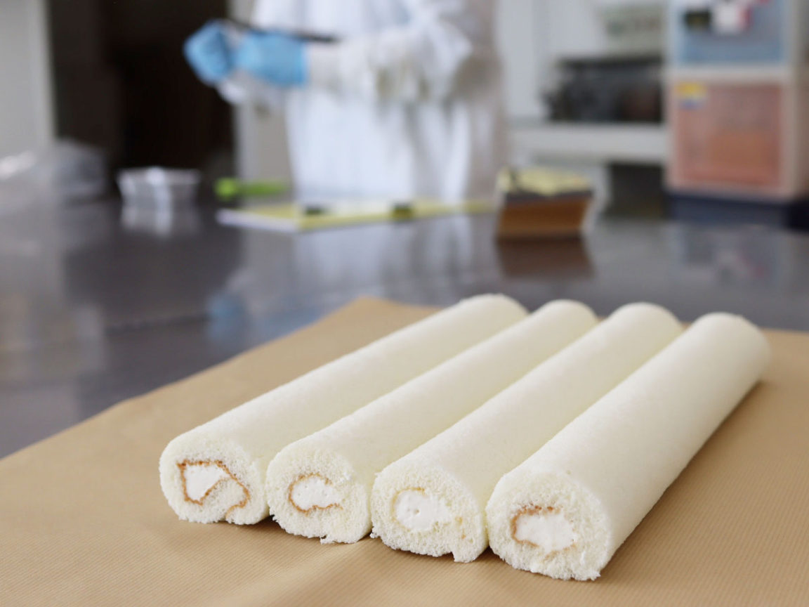純北海道産 ミルクチーズロールケーキ制作工程
